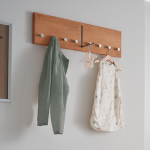 Sif Snedker Knagerække i Massiv FSC Bøgetræ og Naturolie fra Organic Sleep | B2,5 x H22 x L80