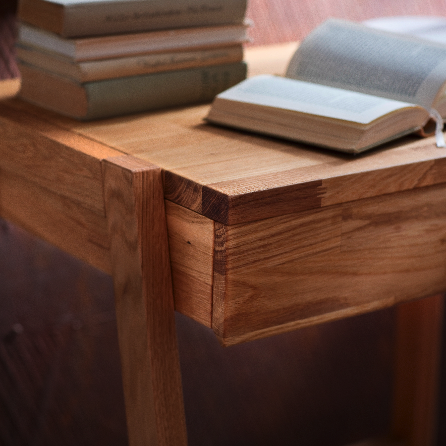 Loke Snedker Skrivebord i Massiv FSC Egetræ og Naturolie fra Organic Sleep | 1 Skuffe - B45 x H110 x L66 - Billede 3