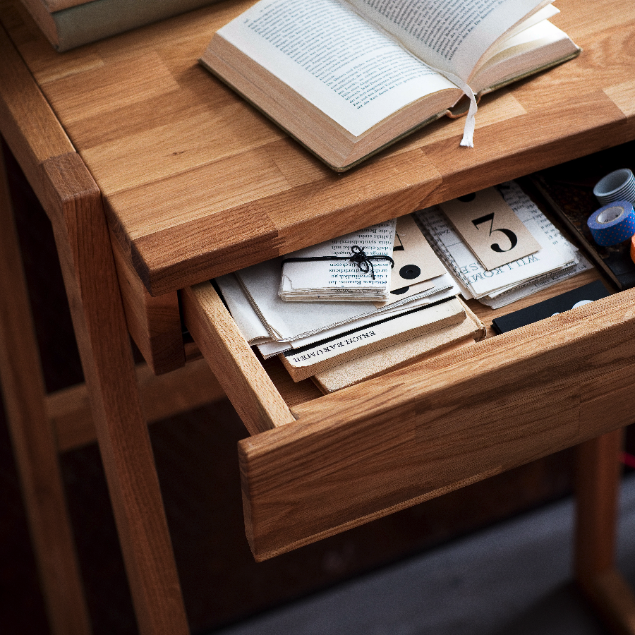 Loke Snedker Skrivebord i Massiv FSC Egetræ og Naturolie fra Organic Sleep | 1 Skuffe - B45 x H110 x L66 - Billede 2